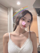 サラ(19)の写真1