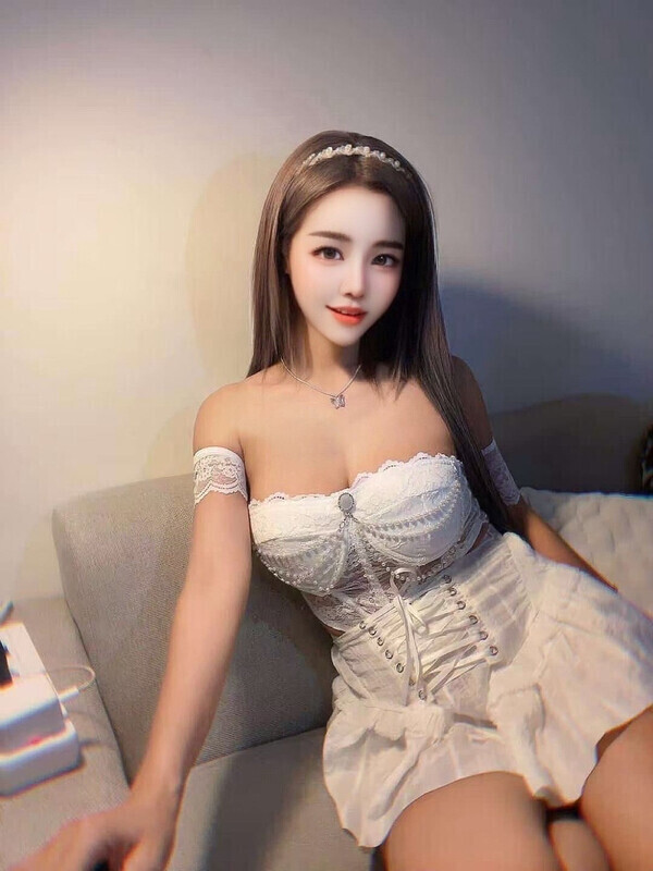 ジョイ(19)のグラビア